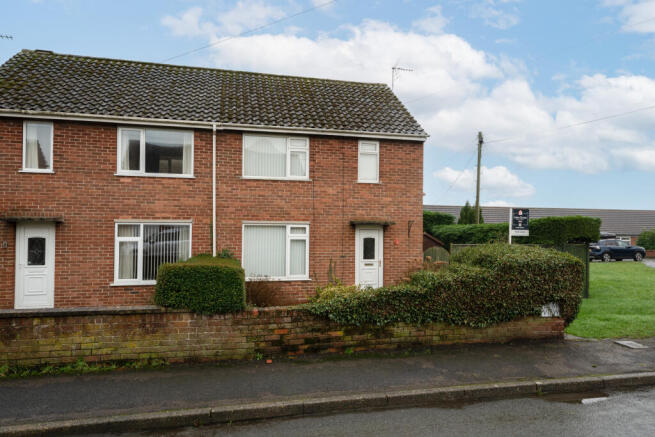 2 bed property, in Elm View, £160,000