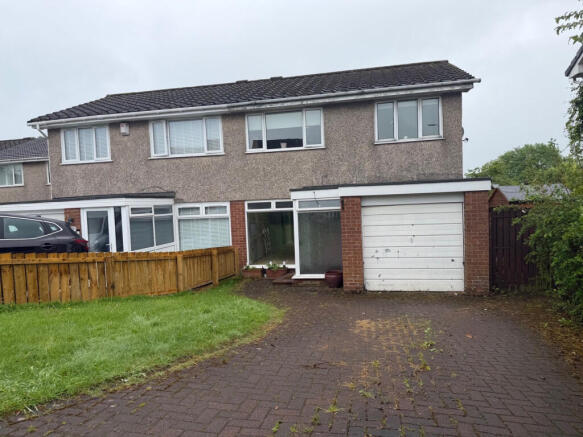 3 bed property, in Rosehill Road, £180,000