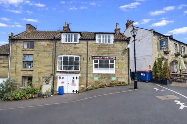 3 bed property, in West End, £280,000
