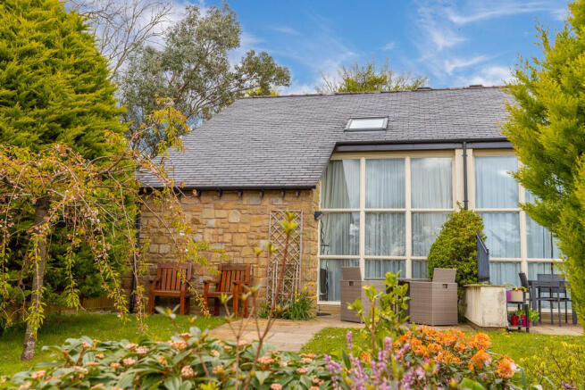 2 bed property, in 15 The Meadows, £289,000