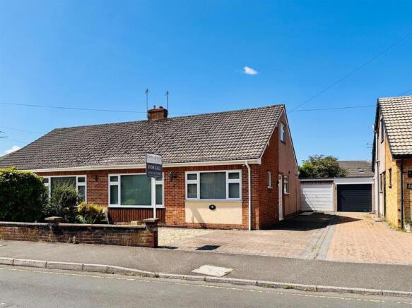 3 bed property, in St. Andrews Road, £350,000