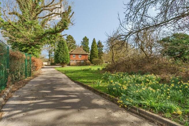 5 bed property, in St. Piers Lane, £1,000,000