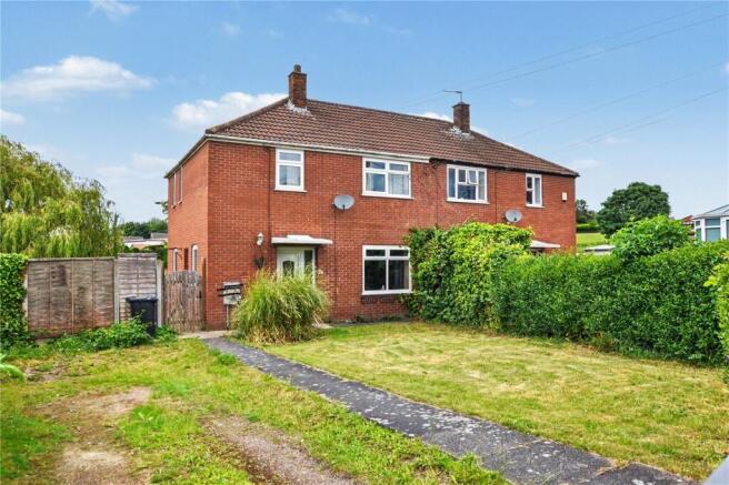 3 bed property, in Old Hall Road, £160,000