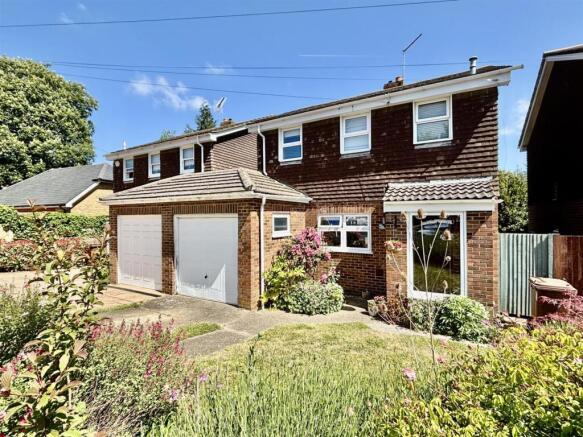 3 bed property, in Roebuck Road, £575,000