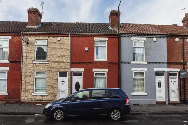 2 bed property, in Cranbrook Road, £78,000