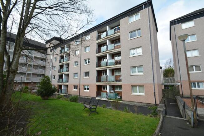 1 bed property, in 3/1, £142,500