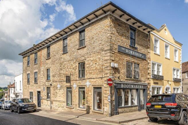 4 bed property, in Market Place, £710,000