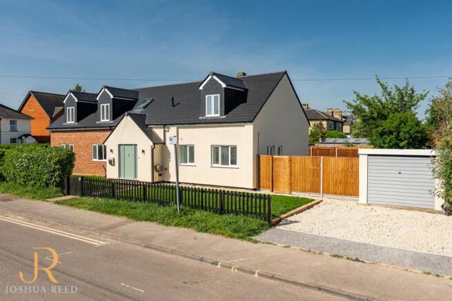 5 bed property, in Lower Gower Road, £775,000