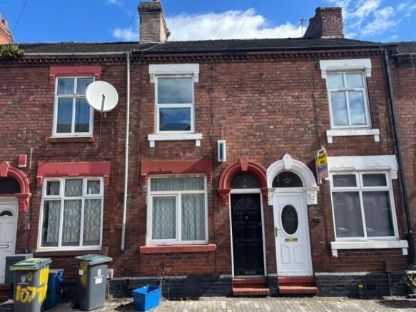 2 bed property, in Thornton Road, £85,000