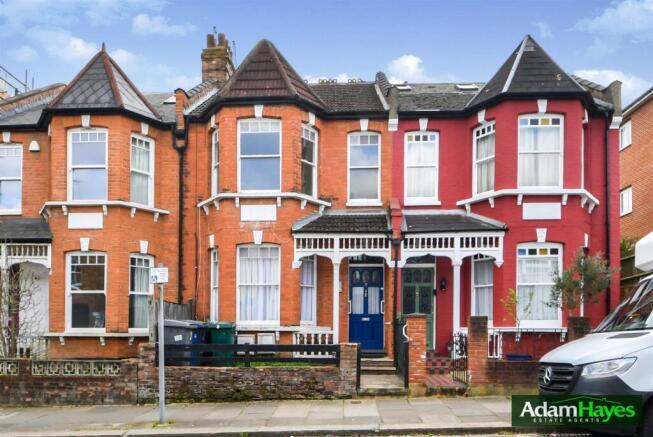 2 bed property, in Hertford Road, £650,000