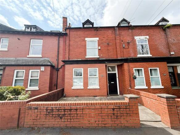 4 bed property, in Sandy Lane, £395,000