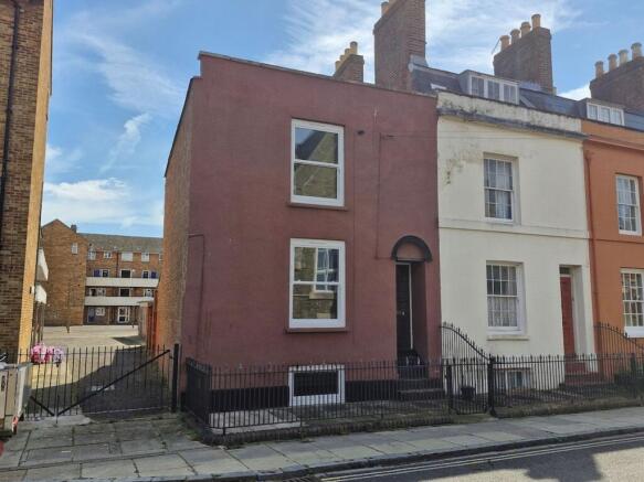 4 bed property, in Brougham Road, £340,000