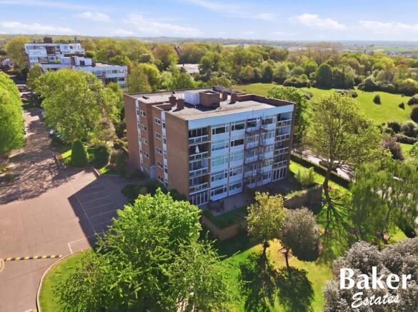 2 bed property, in The Bowls, £375,000