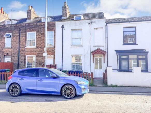5 bed property, in Norwich Road, £235,000
