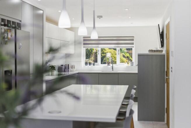 5 bed property, in Tun Lane, £650,000