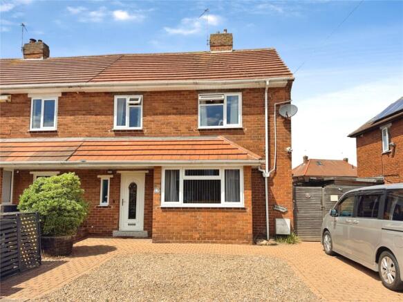 3 bed property, in Abercorn Road, £180,000