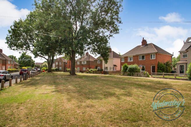 3 bed property, in Moat House Lane, £230,000