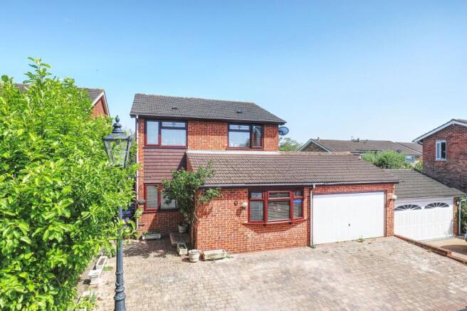 3 bed property, in Wickenfields, £700,000