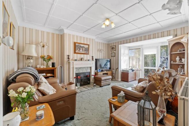3 bed property, in Cheam Road, £750,000