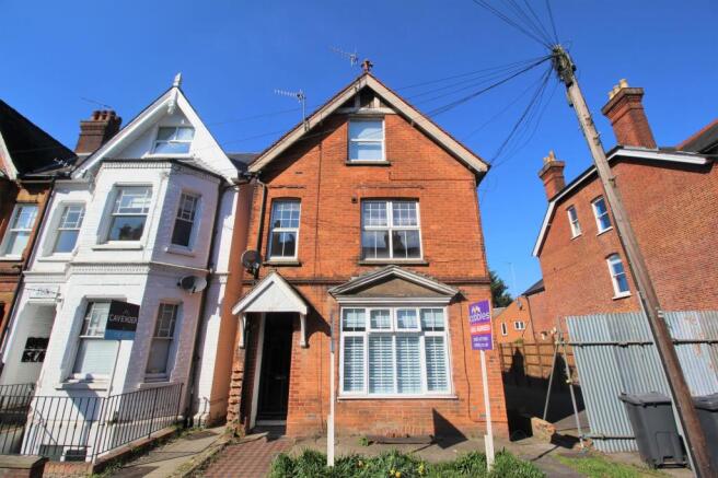 1 bed property, in York Road, £140,000