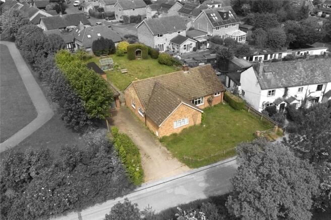 3 bed property, in School Lane, £600,000