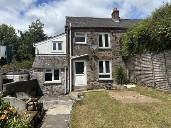 2 bed property, in Victoria, £190,000
