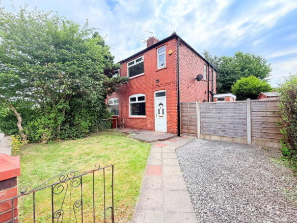 2 bed property, in Briarfield Road, £290,000