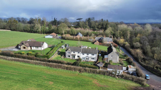 3 bed property, in Middle Chipley, £365,000