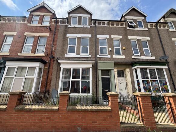 8 bed property, in 30 Hartington Road, £110,000
