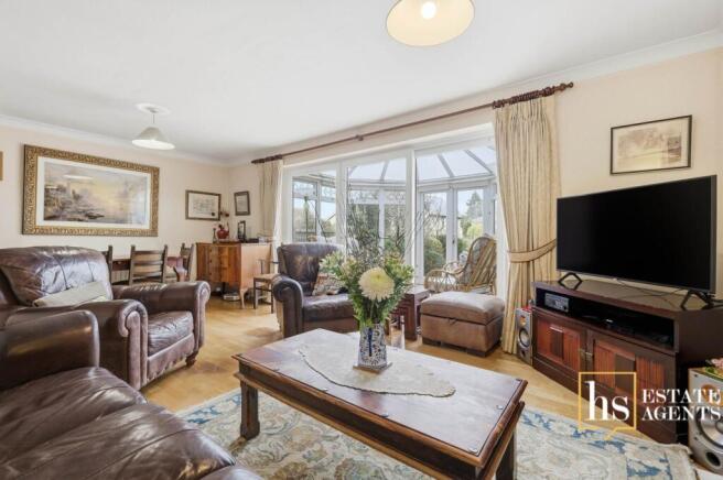 6 bed property, in Cornsland, £850,000