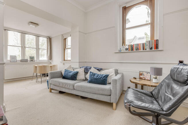 1 bed property, in Aspley Road, £450,000