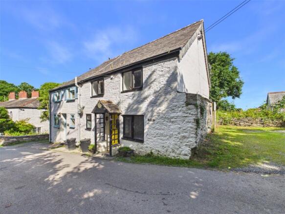 3 bed property, in Gunpool Lane, £325,000