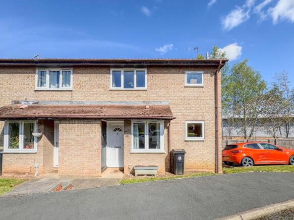 1 bed property, in Roman Walk, £200,000