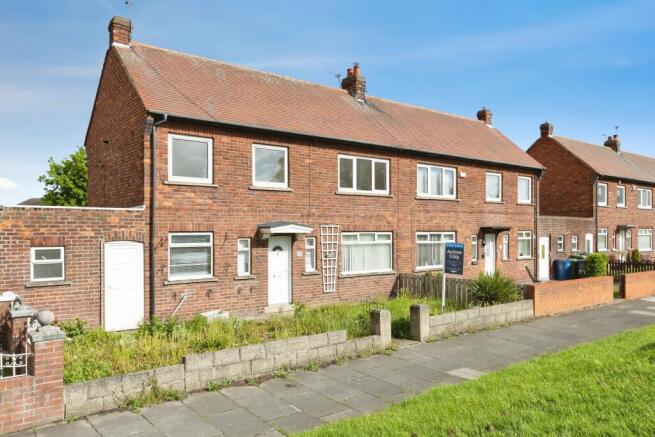 3 bed property, in Hadrian Road, £129,995