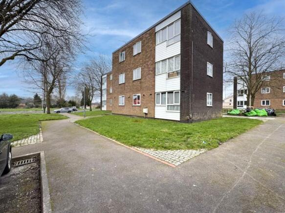 2 bed property, in Lichfield Road, £95,000