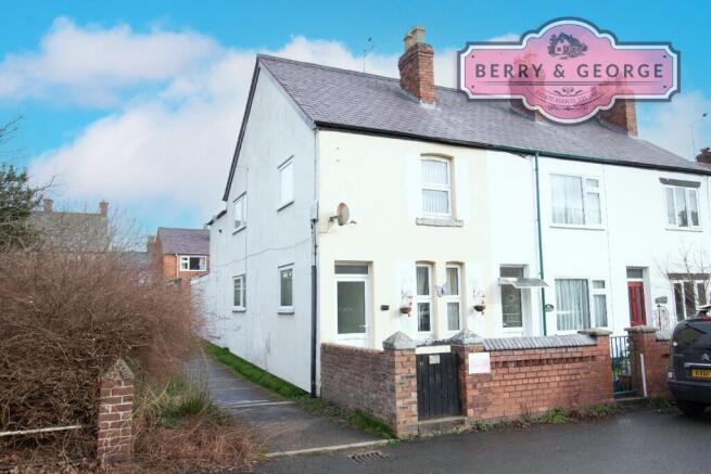 2 bed property, in Brook Street, £150,000