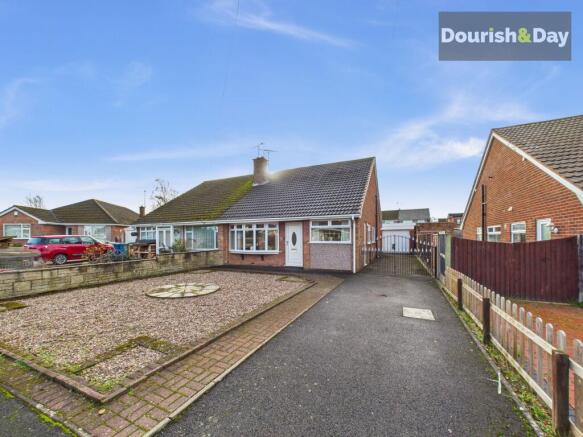 3 bed property, in Appledore Close, £260,000