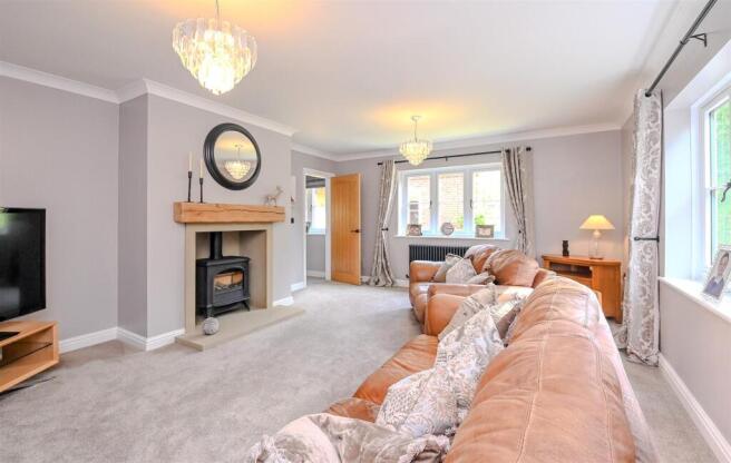 5 bed property, in Coton Road, £950,000