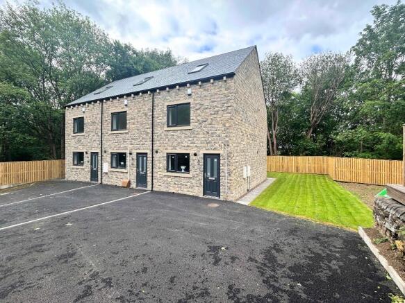 3 bed property, in Range Bank, £240,000