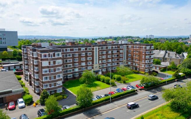 1 bed property, in Kelvin Court, £149,000