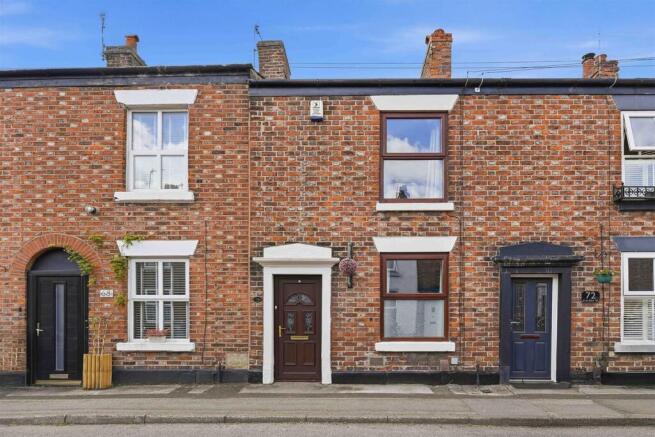 2 bed property, in Garden Street, £185,000