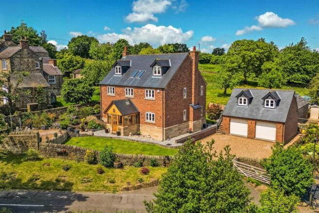 4 bed property, in Malthouse Lane, £775,000