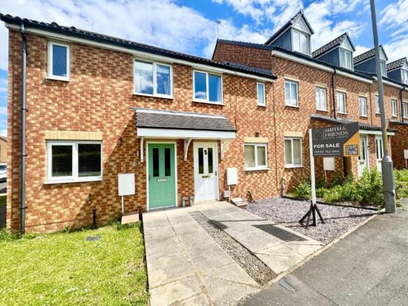 2 bed property, in Longleat Walk, £144,950
