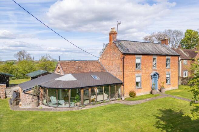 6 bed property, in Chaxhill, £1,100,000