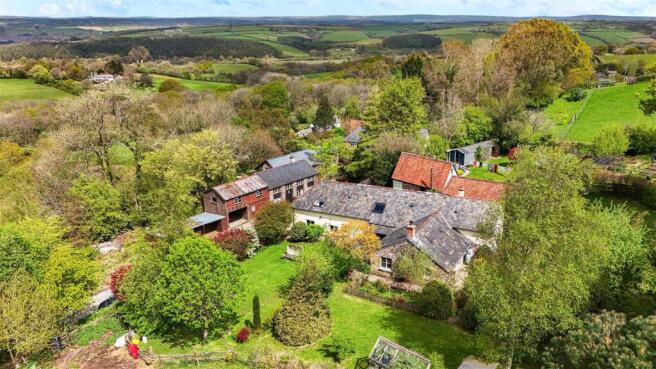 4 bed property, in High Bickington, £775,000