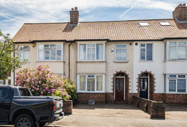 3 bed property, in Morden Road, £475,000