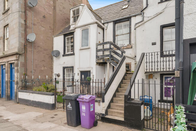 2 bed property, in Wharf Street, £65,000