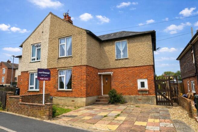 3 bed property, in Fifth Ave, £280,000
