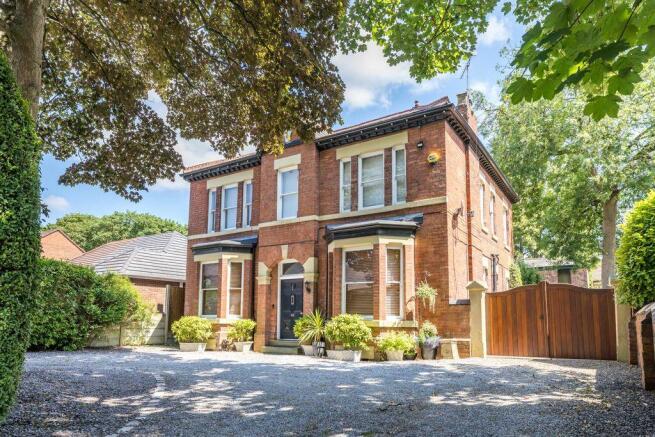 6 bed property, in Wigan Road, £625,000