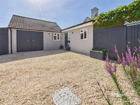 3 bed property, in Breach Square, £450,000